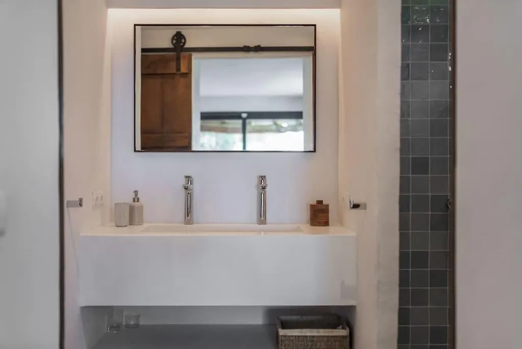 Finca Victoria Eu - A Lovely Ibiza Villa In The Hills Can Furnet