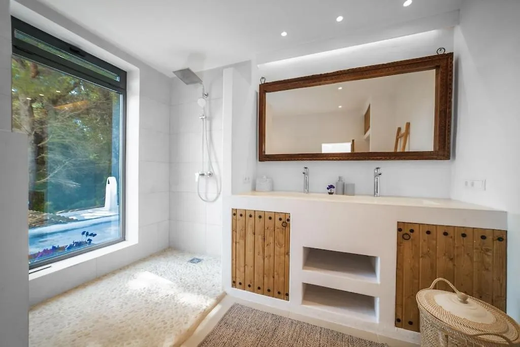 Finca Victoria Eu - A Lovely Ibiza Villa In The Hills Can Furnet