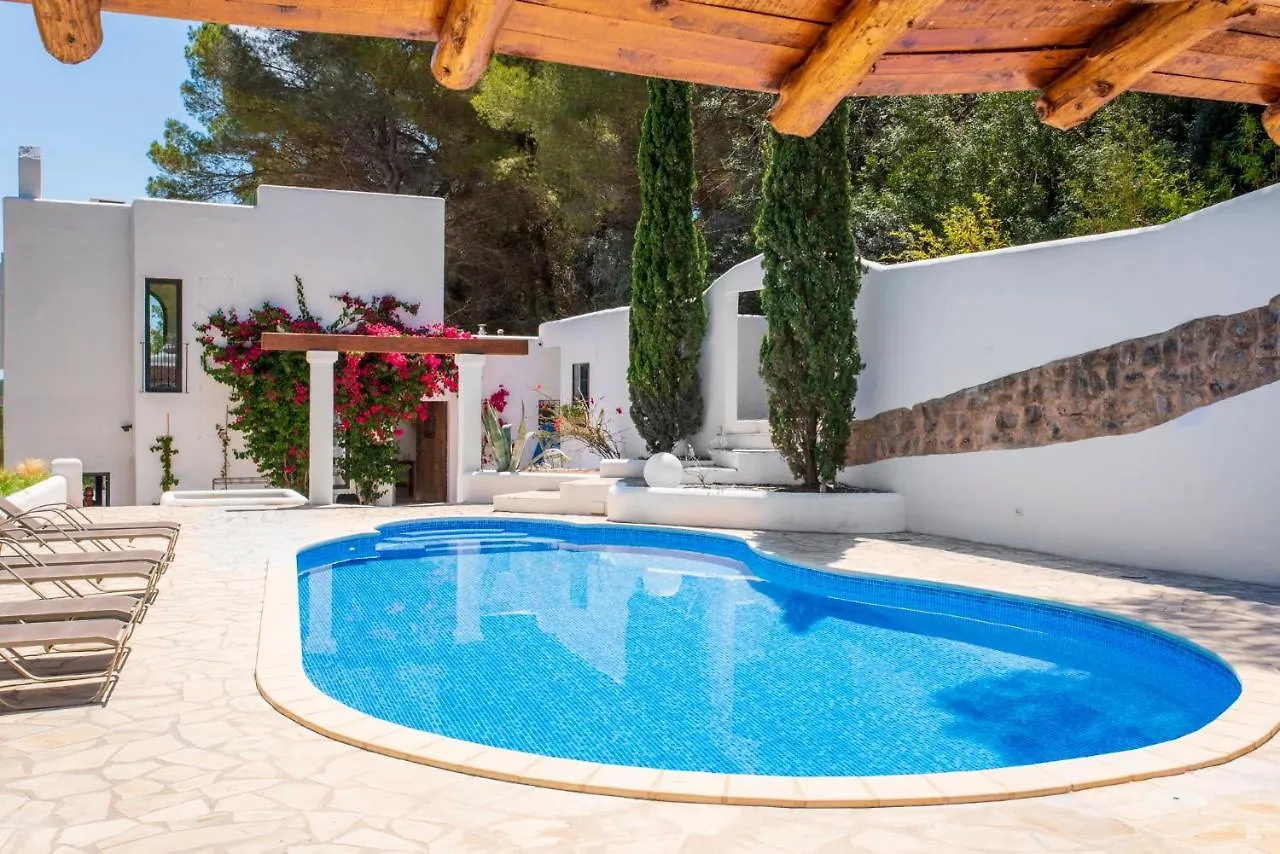 Finca Victoria Eu - A Lovely Ibiza Villa In The Hills Can Furnet